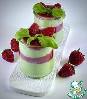 Десерт из йогурта с базиликом и клубникой Десерт из йогурта с базиликом и клубникой