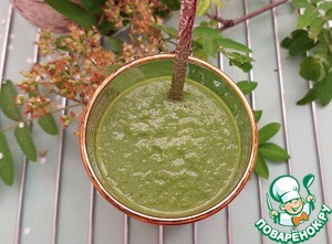 Шпинатно-щавелевый смузи с плодово-ягодным пюре Шпинатно-щавелевый смузи с плодово-ягодным пюре