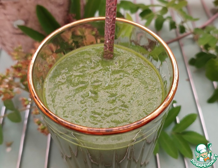 Шпинатно-щавелевый смузи с плодово-ягодным пюре Шпинатно-щавелевый смузи с плодово-ягодным пюре