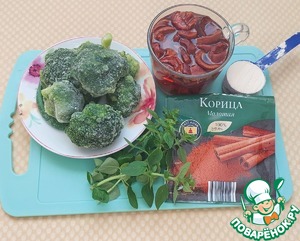 Смузи с брокколи, сушеными яблоками и мятой