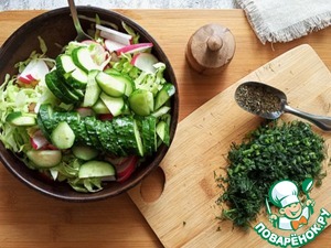 Салат с молодой капустой и редисом Салат с молодой капустой и редисом