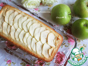 Слоёный манник с яблоками