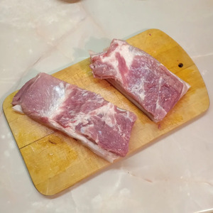 Домашняя грудинка, запеченная в фольге