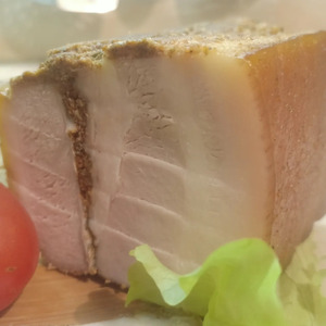 Домашняя грудинка, запеченная в фольге