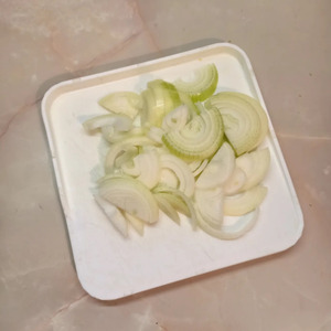 Курица с луком и апельсинами