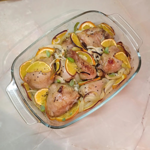Курица с луком и апельсинами