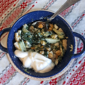 Салат с сыром и кукурузой