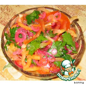 Рецепт: Салат овощной с маринованным луком