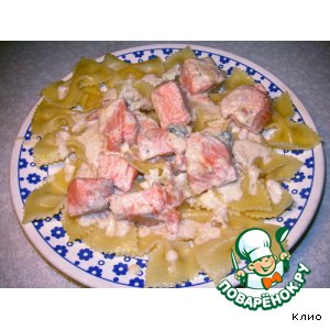Рецепт Фарфалле (бантики) с семгой под сырным соусом