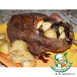 Рецепт Гусь, фаршированный картошкой и черносливом