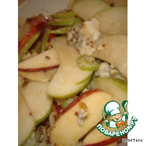 Рецепт Салат с яблоком, сельдереем и сыром рокфор