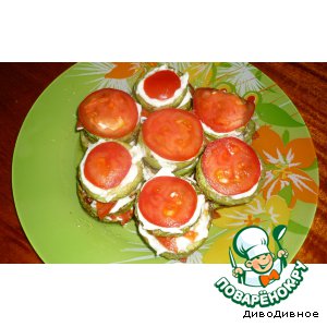 Рецепт Кабачки, жареные с чесночным соусом и помидорчиком