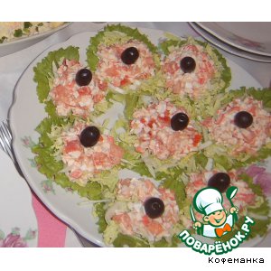 Рецепт Салат из крабового мяса на овощной подушке