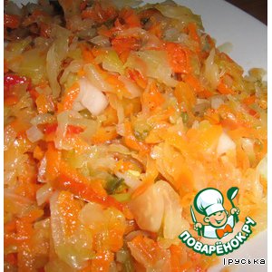 Sauerkraut with carrots and sweet peppers