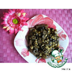 Рецепт: Говядина тушеная с орехами и маслинами