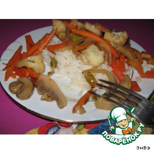Рецепт Теплый овощной салат с грибами на рисовой подушке