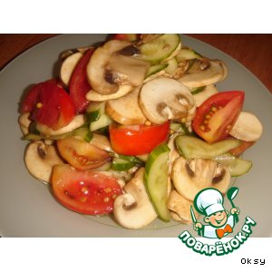 Рецепт: Салат из сырых шампиньонов
