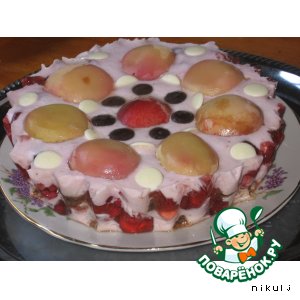 Рецепт: Торт-десерт с персиками и земляникой