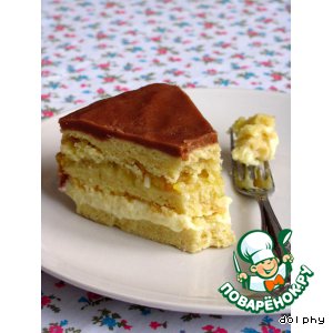 Рецепт: Песочный торт со сгущенкой, фруктами и шоколадно-карамельной глазурью