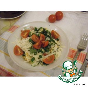 Рецепт Салат с поджаренными колбасками, омлетом и пармезаном