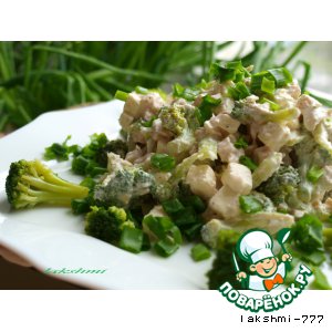 Рецепт Салат с брокколи, курицей и брынзой