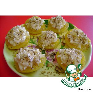Рецепт: Порционный салат с ананасом в персиках