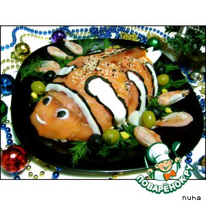 Рецепт: Праздничный салат "Новый год в гостях у Немо"