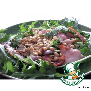 Рецепт Теплый салат с беконом и орехами