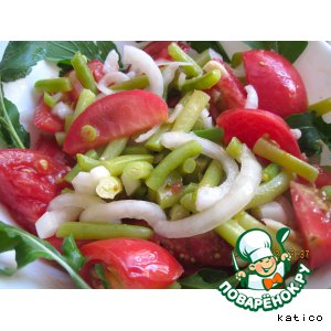 Рецепт Летний салат со спаржевой фасолью и помидорами