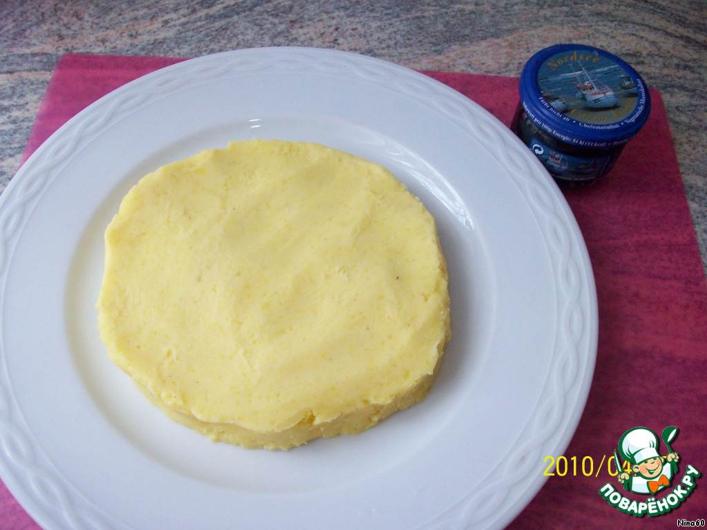 Картофельное пюре на воде с маслом. Красиво выложить пюре картофельное на тарелку. Красивое выкладывание картофельного пюре. Как красиво выложить пюре на тарелку. Как красиво выложить картофельное пюре на тарелку.