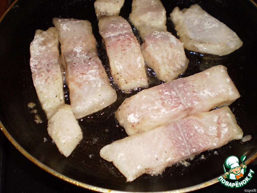 Рыба пангасиус как приготовить на сковороде. Пангасиус филе на сковороде. Пангасиус стейк. Пангасиус в мультиварке. Пангасиус тушеный.