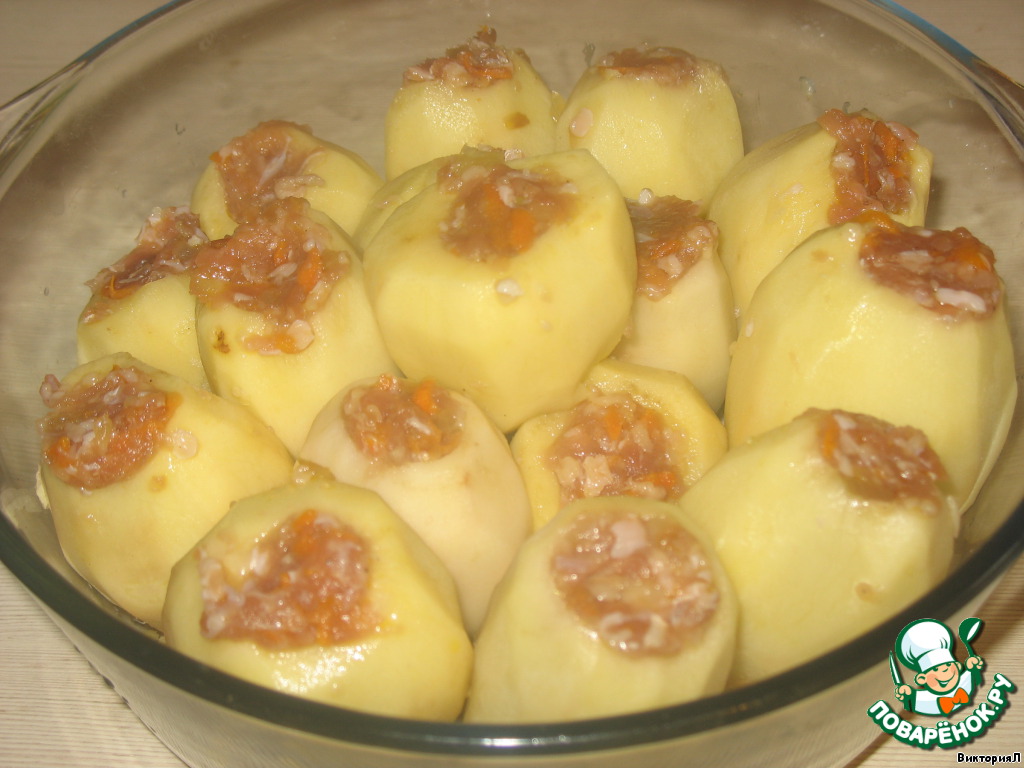 Картофель тушеный с фаршем. Картофель с фаршем. Фаршированная картошка с фаршем в духовке. Картошка фаршированная фаршем. Фаршированный картофель с фаршем в духовке.