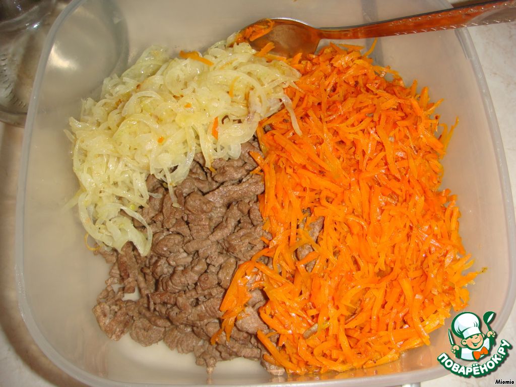 Салат с печенью и обжаренной морковью