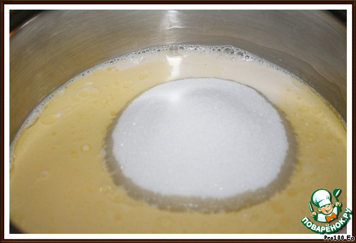 Помадка из молока и сахара. Сироп сахарный соединяют со сгущенкой. Фруктовая помадка рецепт.