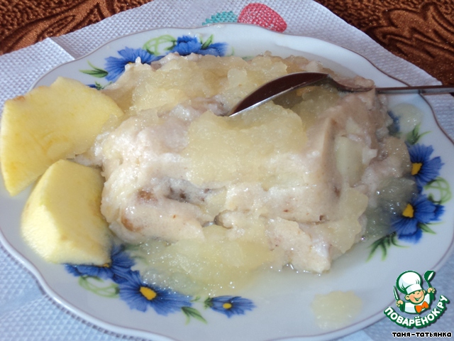 Pear pudding with Apple cider gravy