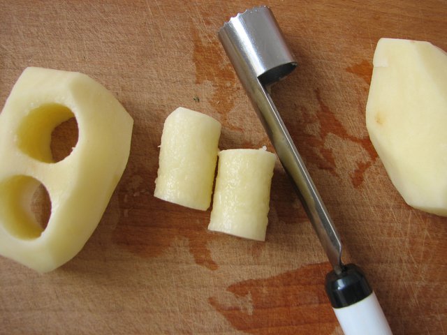 как вырезать середину видео